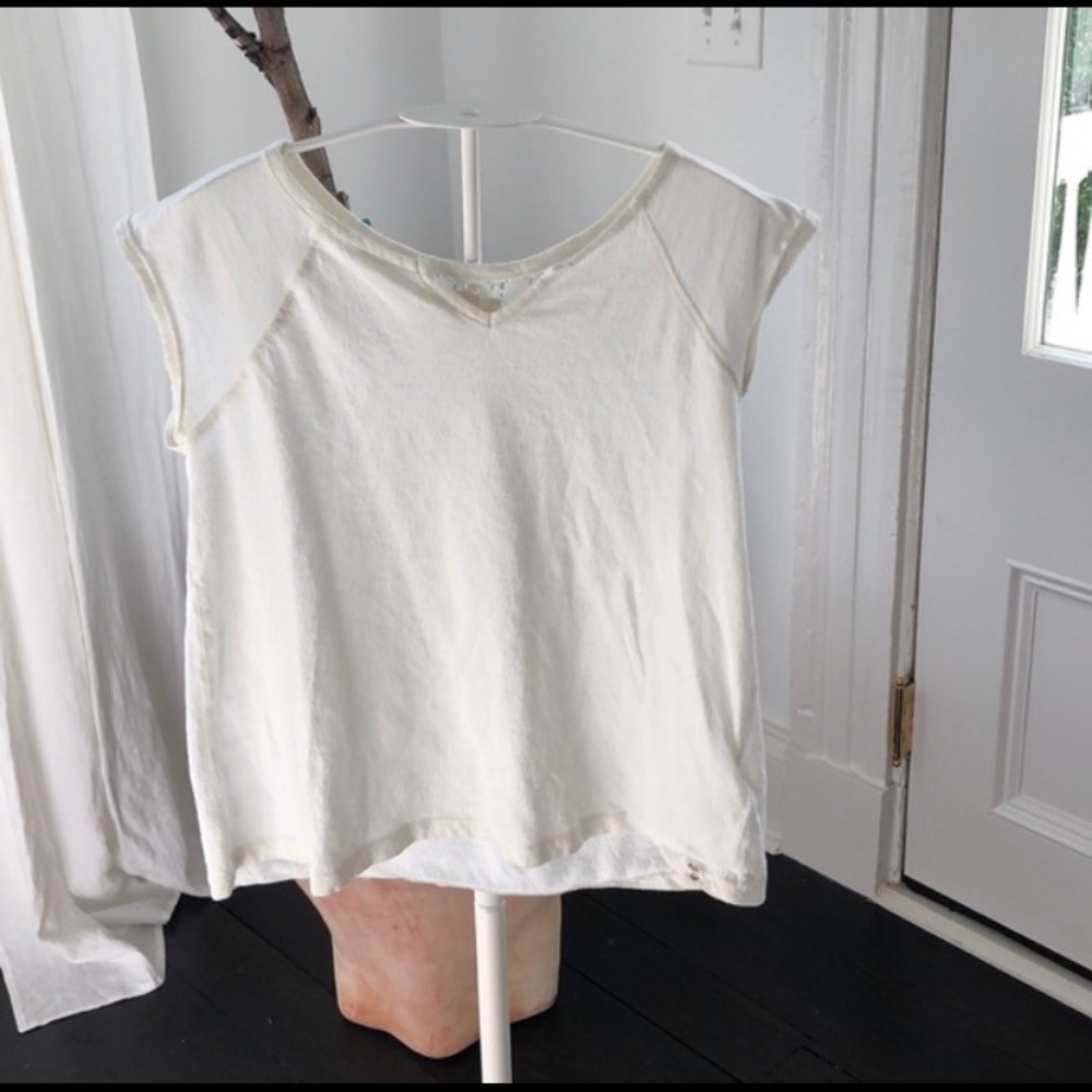 Cream colored Roxy Girl tee-shirt 🏄🏼‍♀️